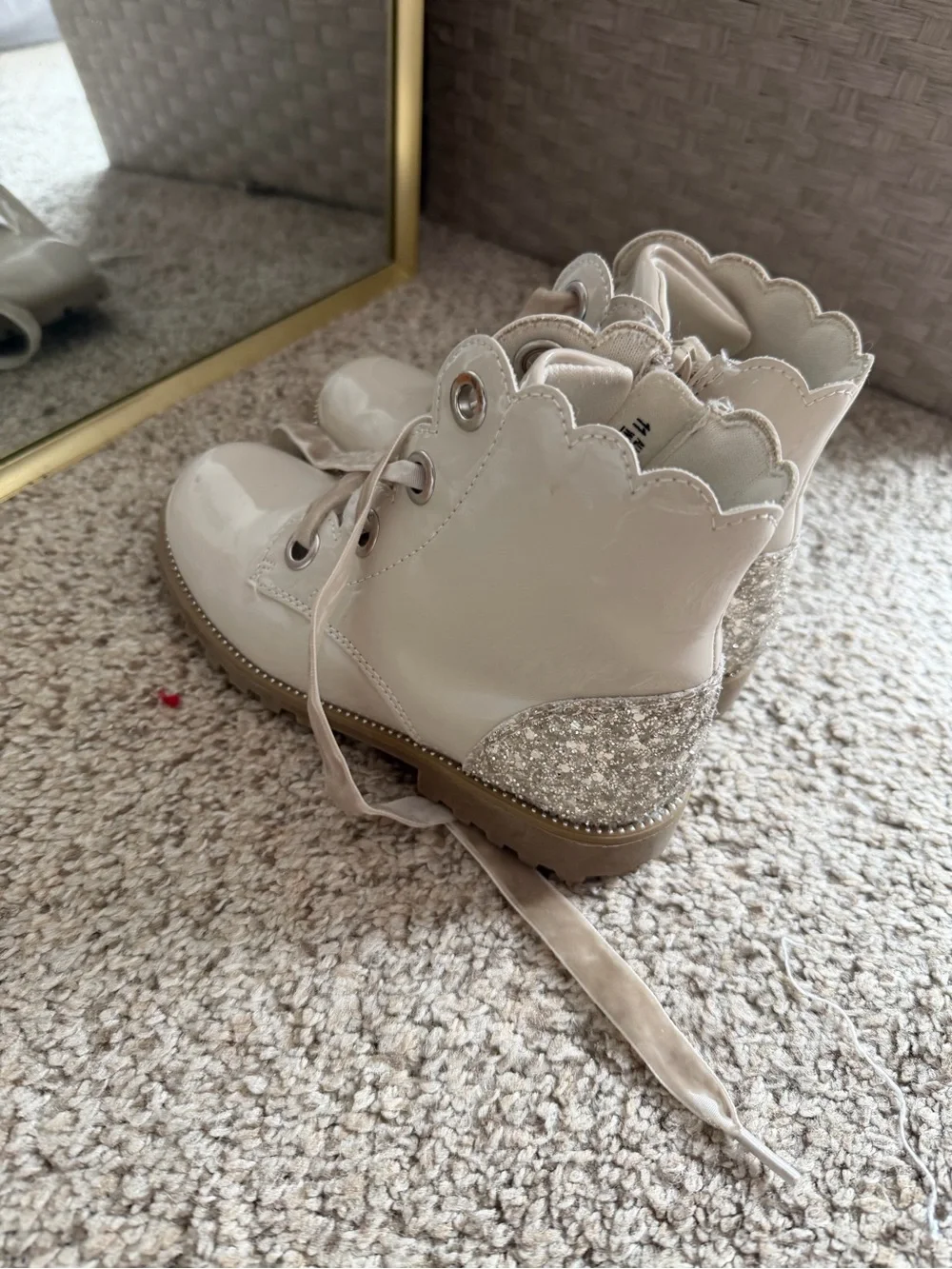Girls' Cream Patent Lace-Up Glitter Heel Boots